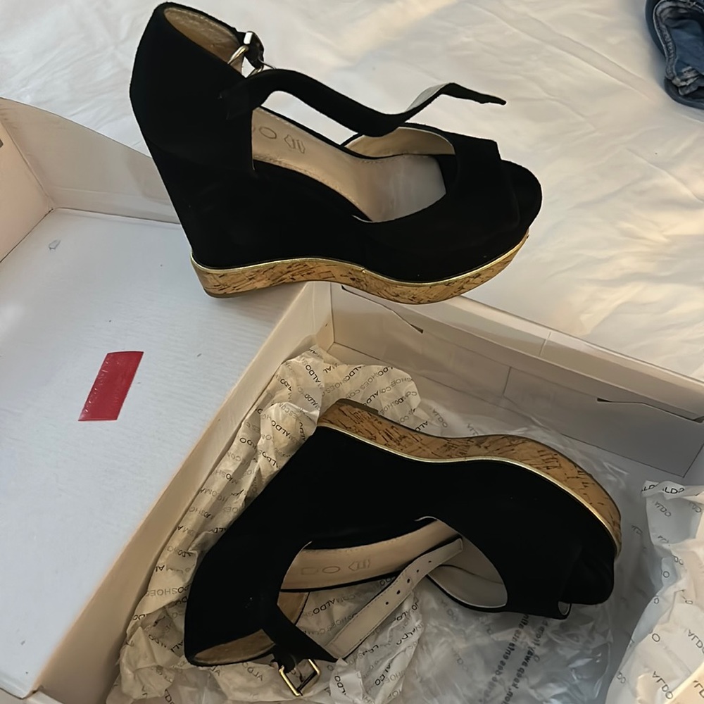 Aldo open toe wedges size 6